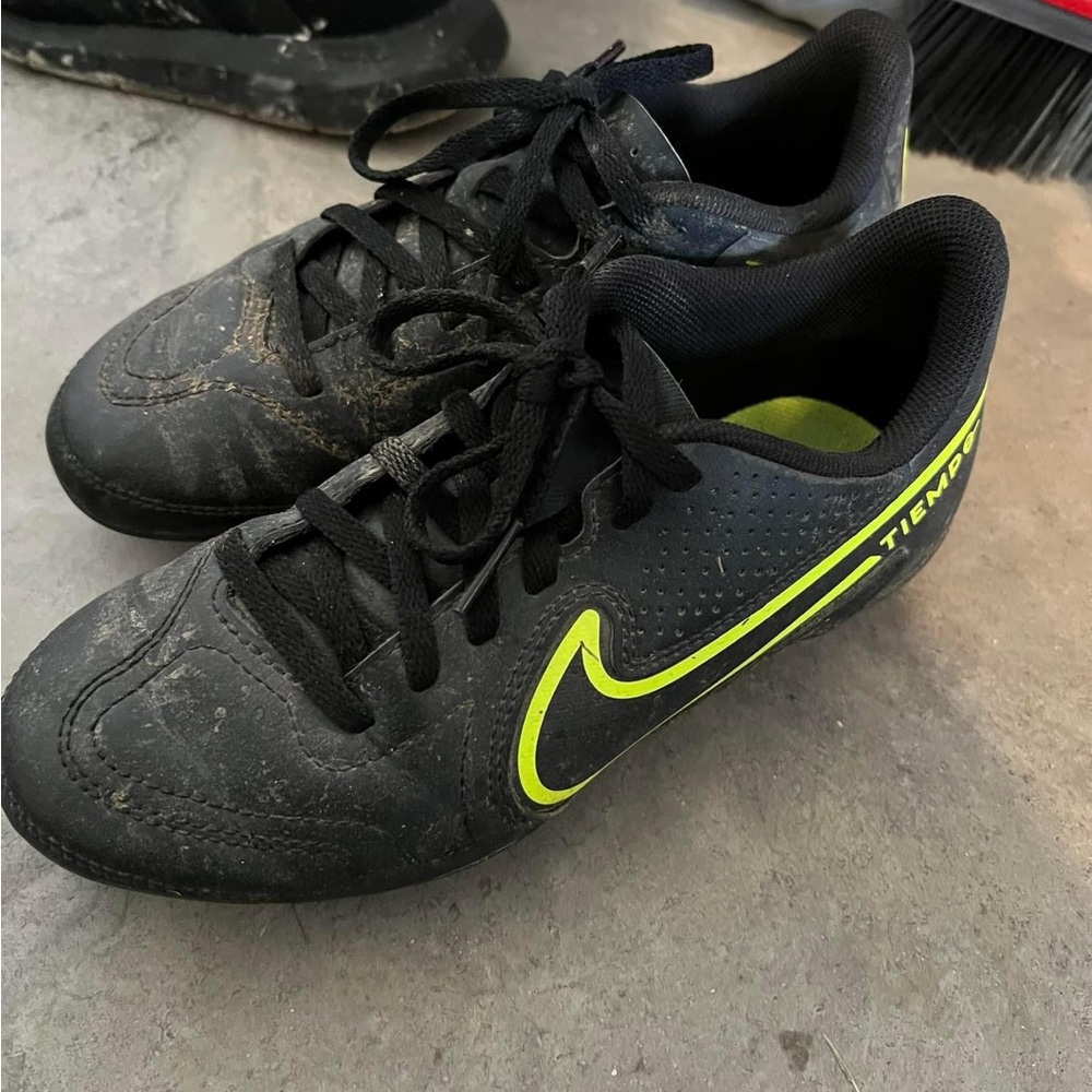 Boys Nike Soccer Cleats size 2.5